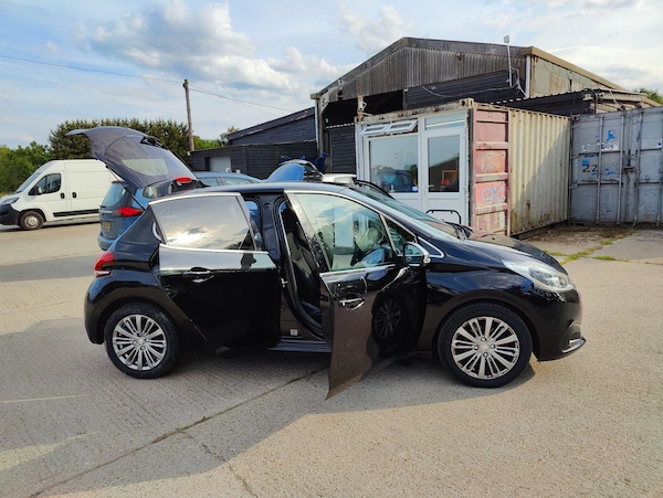 Used Peugeot 208 2016 for sale - 75313867: Photo 18
