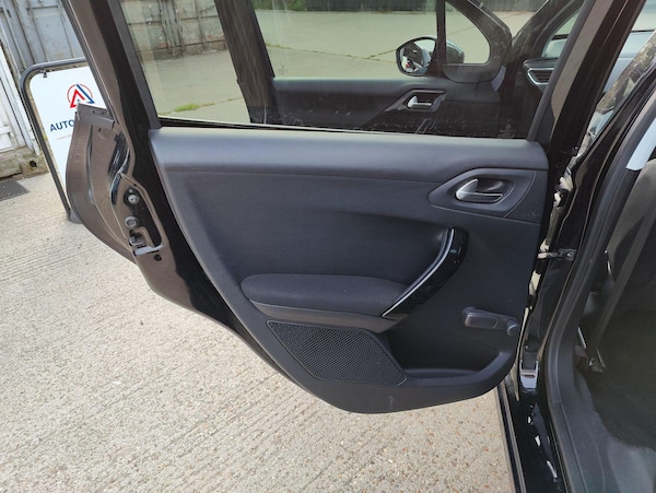 Used Peugeot 208 2016 for sale - 75313867: Photo 42