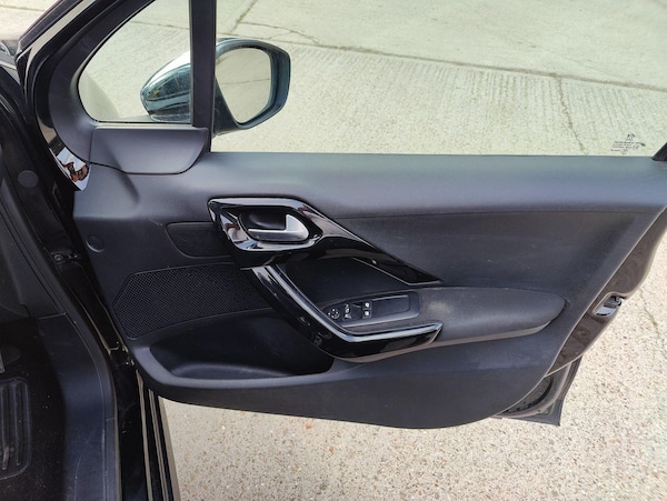 Used Peugeot 208 2016 for sale - 75313867: Photo 44