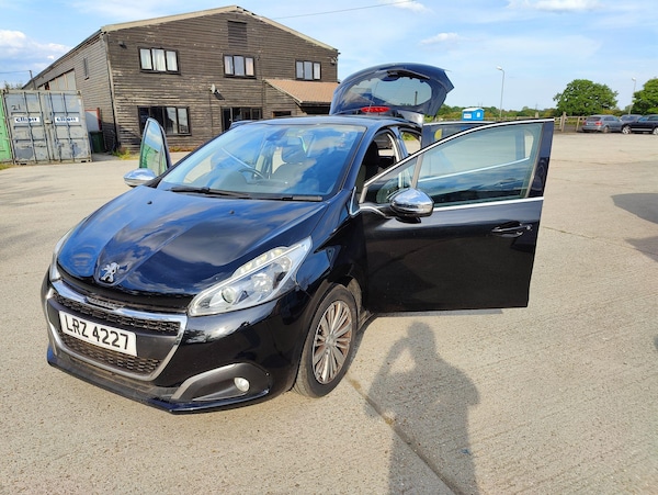 Used Peugeot 208 2016 for sale - 75313867: Photo 8