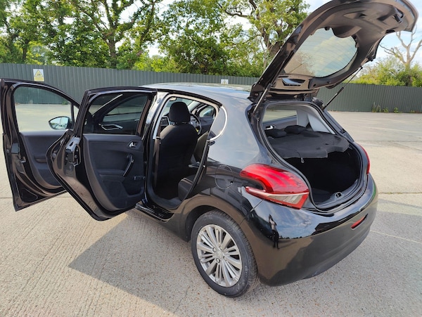 Used Peugeot 208 2016 for sale - 75313867: Photo 9