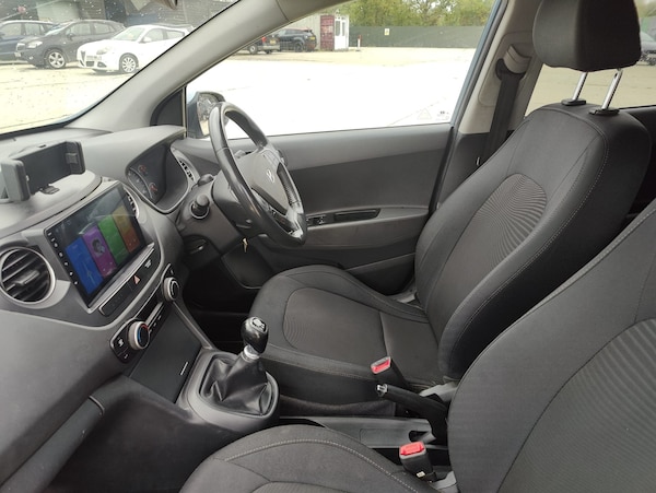 Used Hyundai i10 2017 for sale - 75539817: Photo 18