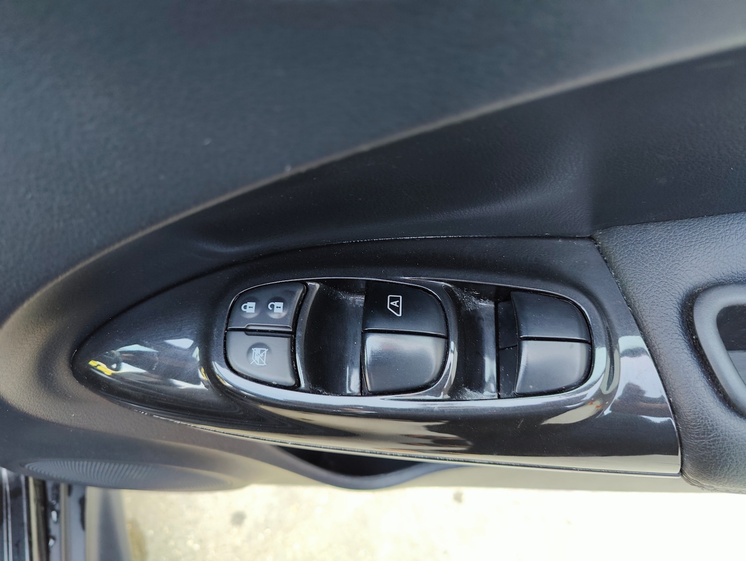 Used Nissan Juke 2015 for sale - 77258093: Photo 30