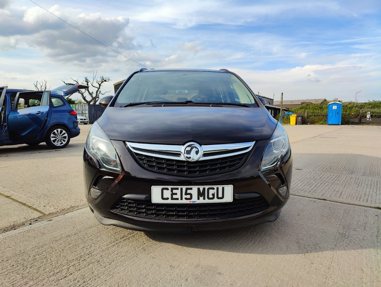 Used Vauxhall Zafira 2015 for sale - 76156650: Photo 2