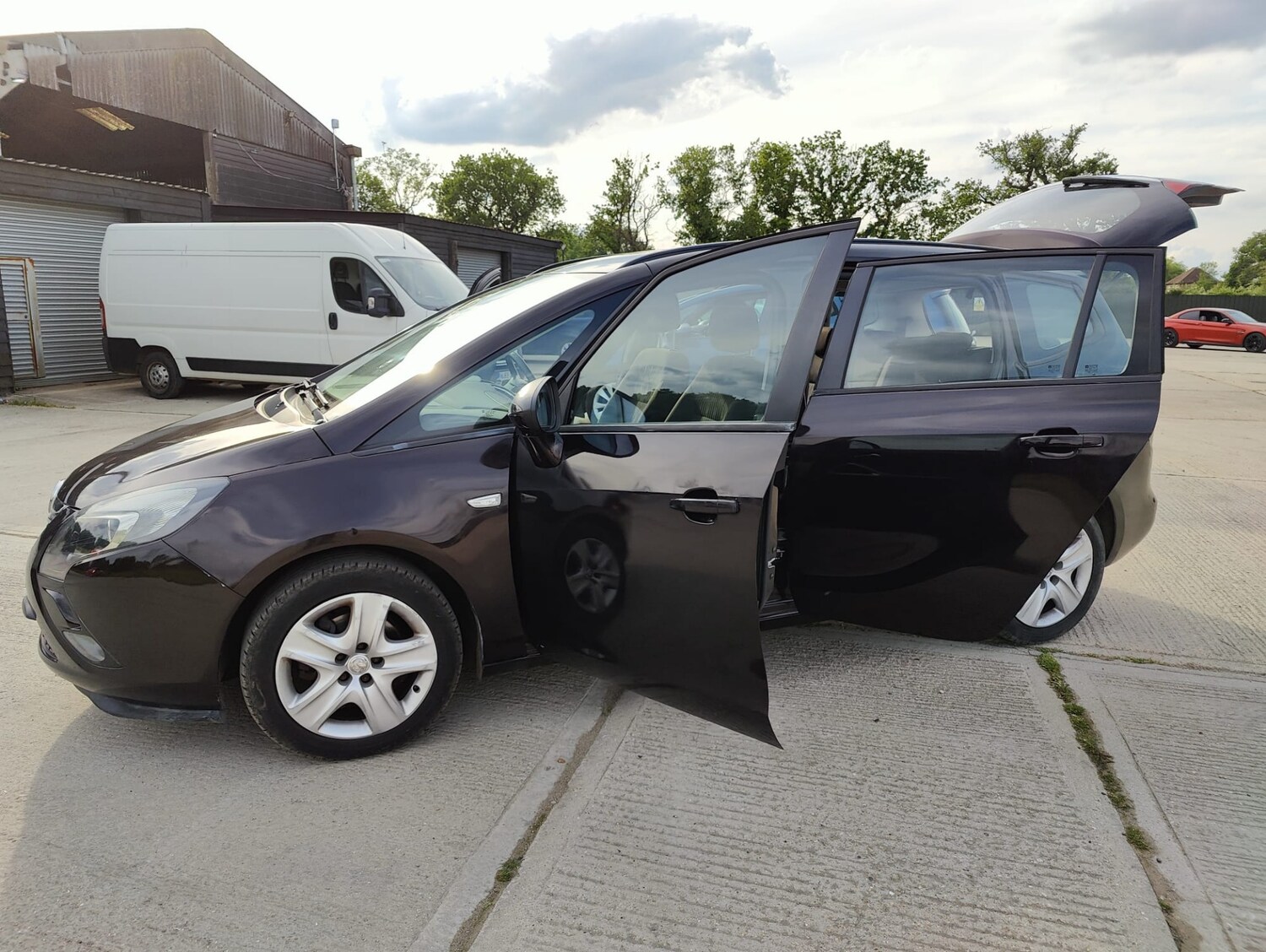 Used Vauxhall Zafira 2015 for sale - 76156650: Photo 41