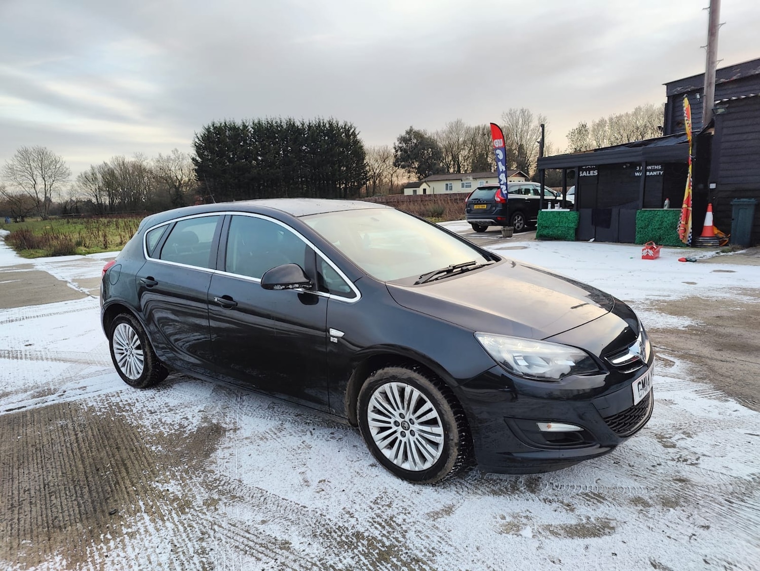 Used Vauxhall Astra 2014 for sale - 77117528: Photo 2