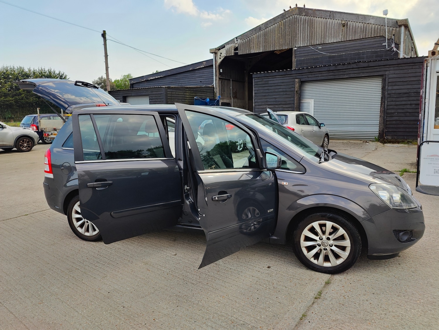 Used Vauxhall Zafira 2013 for sale - 76104899: Photo 41