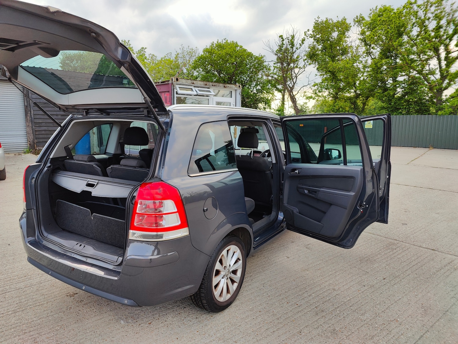 Used Vauxhall Zafira 2013 for sale - 76104899: Photo 43