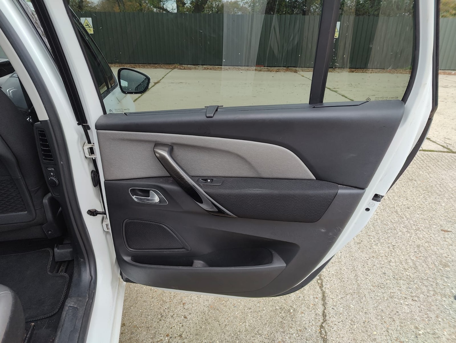 Used Citroen C4 Grand Picasso 2017 for sale - 76638723: Photo 29