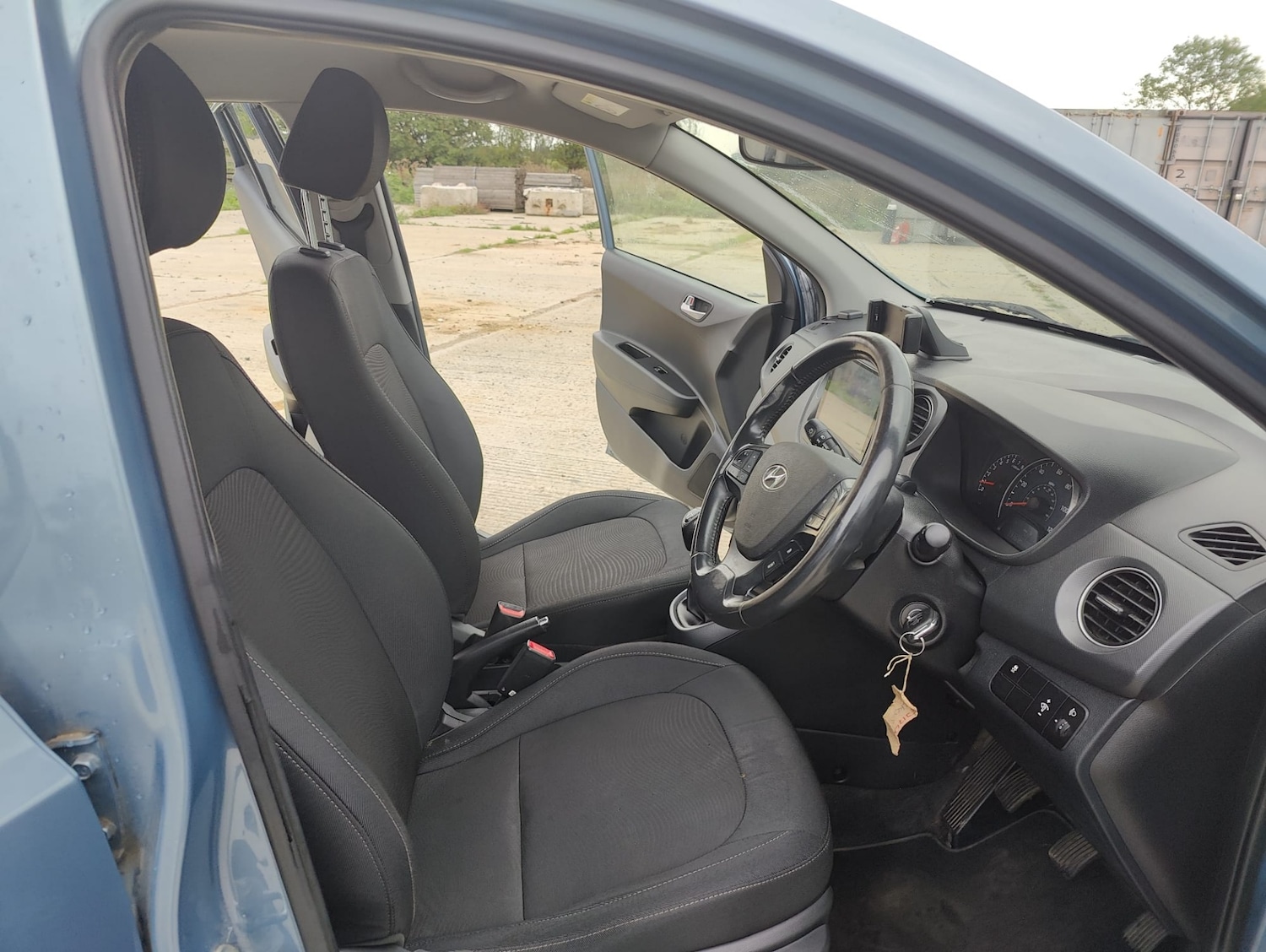 Used Hyundai i10 2017 for sale - 77085582: Photo 30