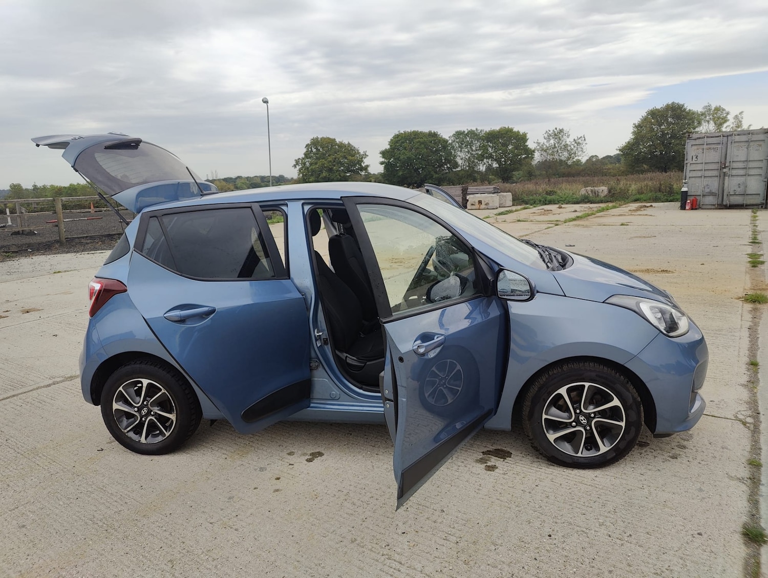 Used Hyundai i10 2017 for sale - 77085582: Photo 36
