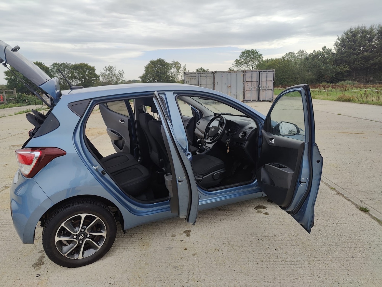 Used Hyundai i10 2017 for sale - 77085582: Photo 37