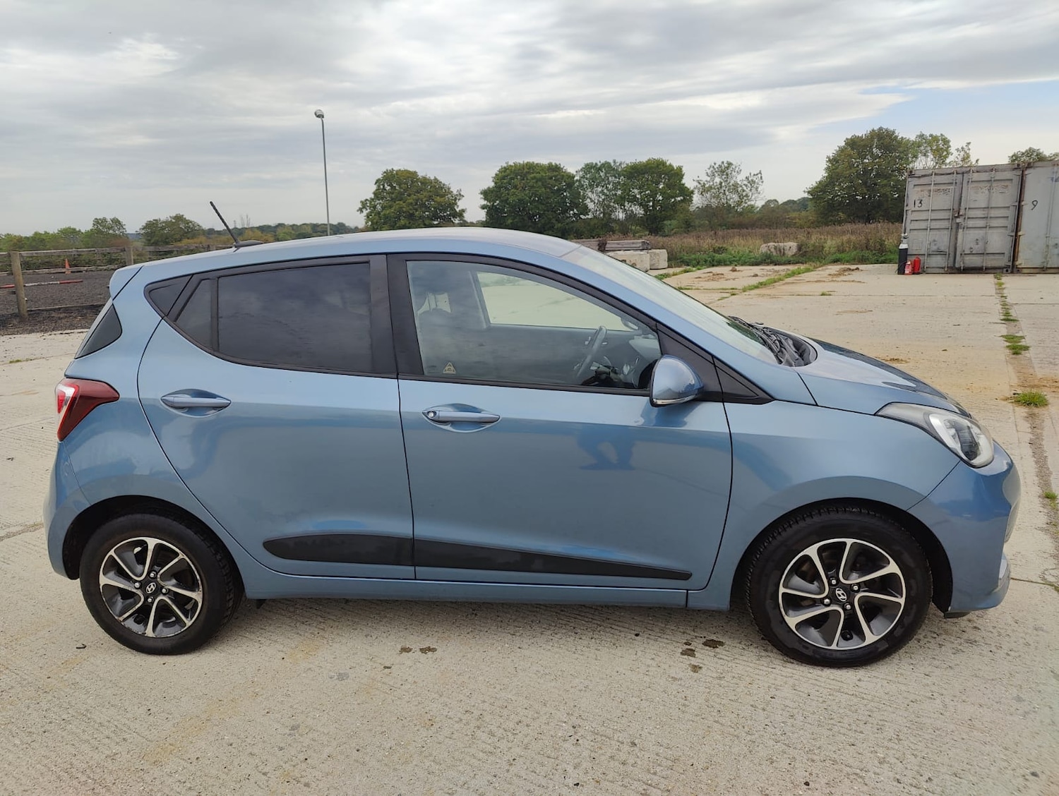 Used Hyundai i10 2017 for sale - 77085582: Photo 4