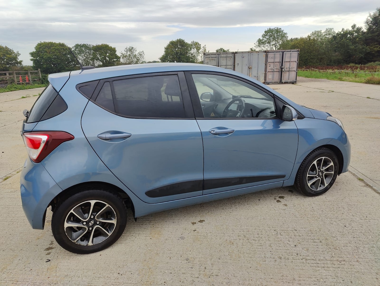 Used Hyundai i10 2017 for sale - 77085582: Photo 5