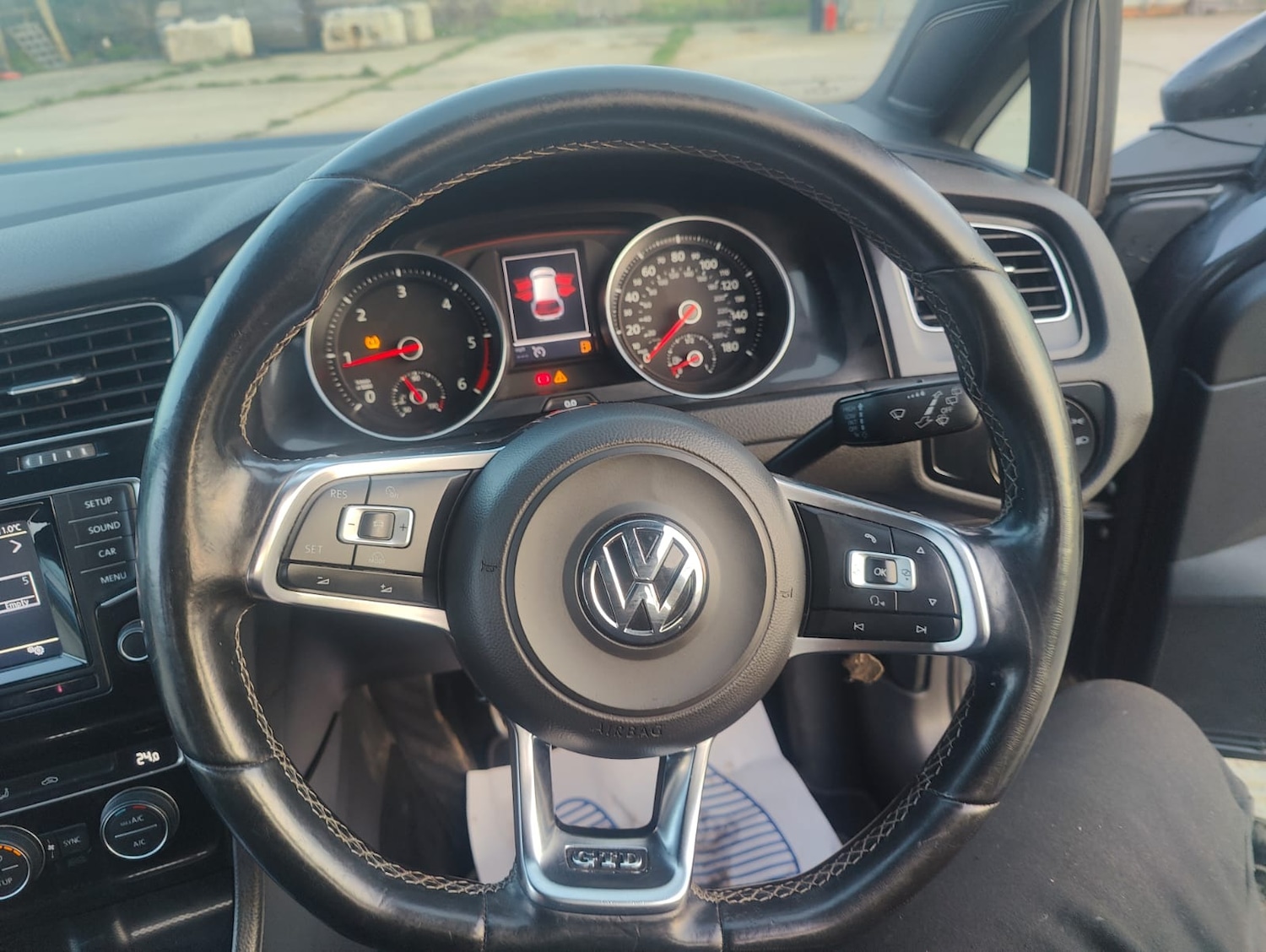 Used Volkswagen Golf 2014 for sale - 77774509: Photo 36