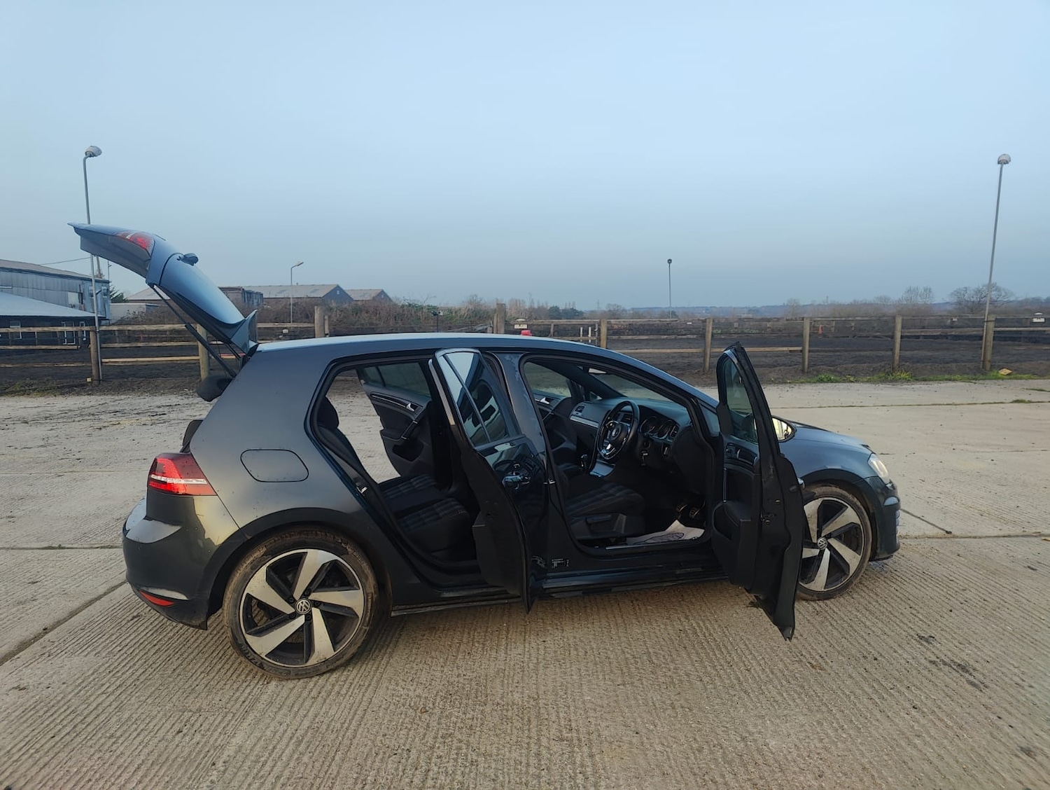 Used Volkswagen Golf 2014 for sale - 77774509: Photo 40