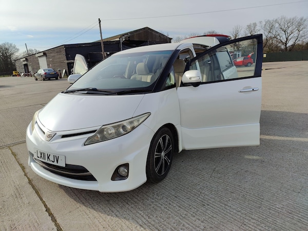 Used Toyota Estima 2011 for sale - 75313858: Photo 10