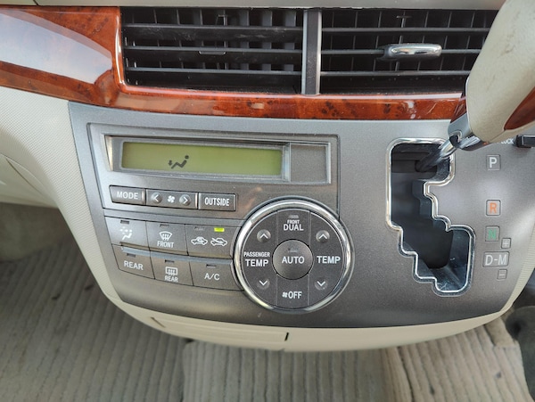 Used Toyota Estima 2011 for sale - 75313858: Photo 31