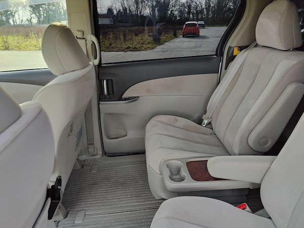 Used Toyota Estima 2011 for sale - 75313858: Photo 34