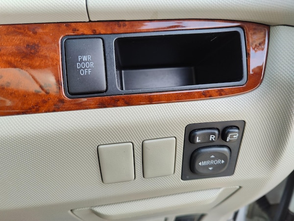 Used Toyota Estima 2011 for sale - 75313858: Photo 41