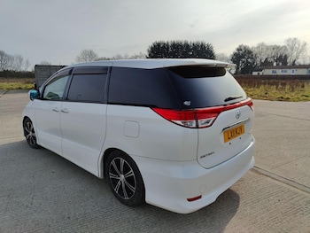 Used Toyota Estima 2011 for sale - 75313858: Photo
