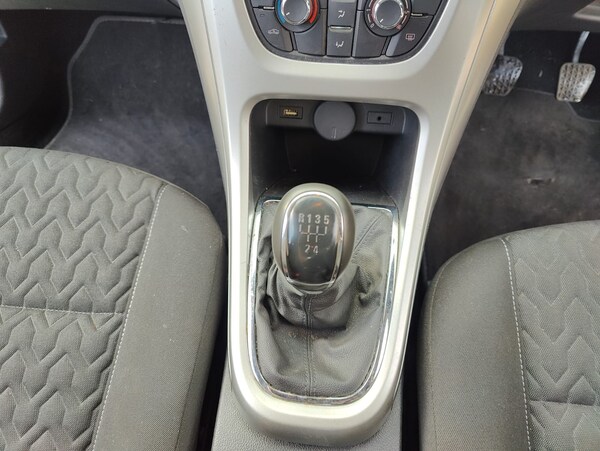 Used Vauxhall Astra 2013 for sale - 76242836: Photo 11