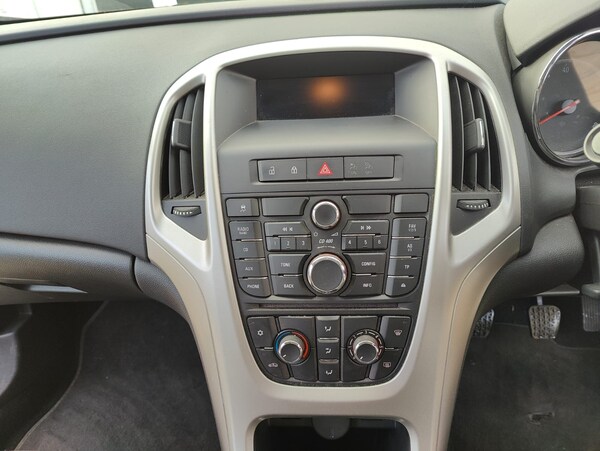 Used Vauxhall Astra 2013 for sale - 76242836: Photo 12