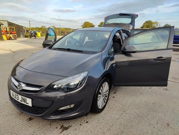 Used Vauxhall Astra 2013 for sale - 76242836: Photo 19