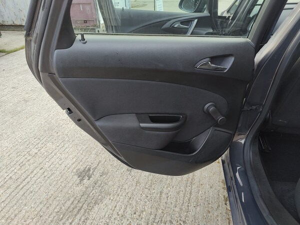 Used Vauxhall Astra 2013 for sale - 76242836: Photo 24