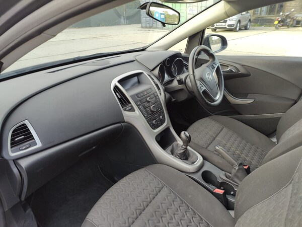 Used Vauxhall Astra 2013 for sale - 76242836: Photo 25