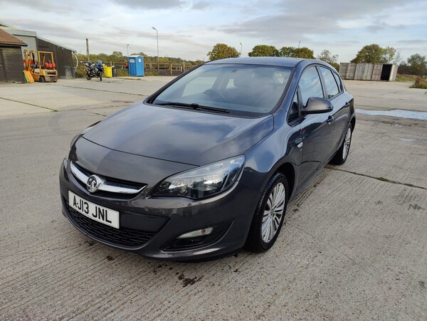 Used Vauxhall Astra 2013 for sale - 76242836: Photo 30