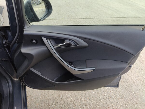 Used Vauxhall Astra 2013 for sale - 76242836: Photo 33