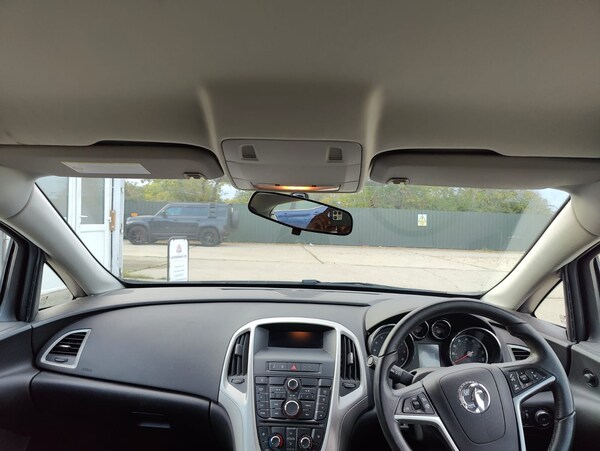 Used Vauxhall Astra 2013 for sale - 76242836: Photo 38