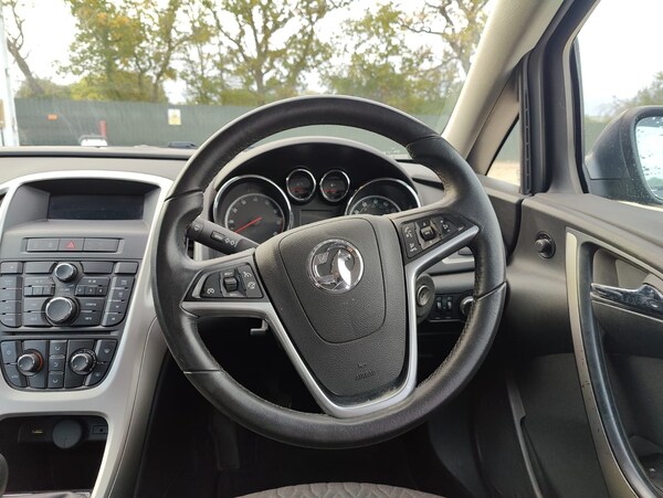 Used Vauxhall Astra 2013 for sale - 76242836: Photo 42