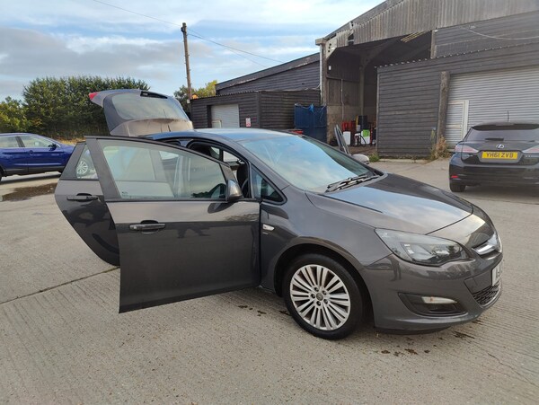 Used Vauxhall Astra 2013 for sale - 76242836: Photo 45