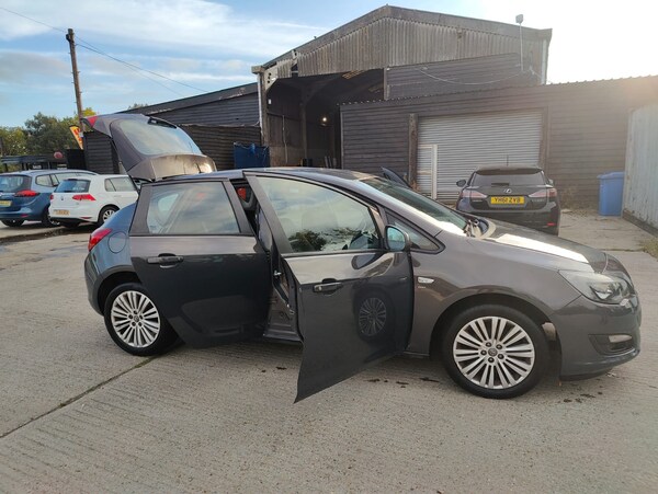 Used Vauxhall Astra 2013 for sale - 76242836: Photo 49