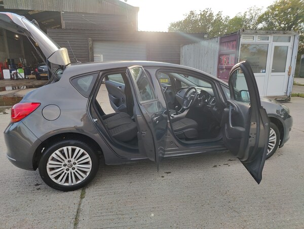 Used Vauxhall Astra 2013 for sale - 76242836: Photo 50