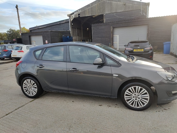 Used Vauxhall Astra 2013 for sale - 76242836: Photo 5