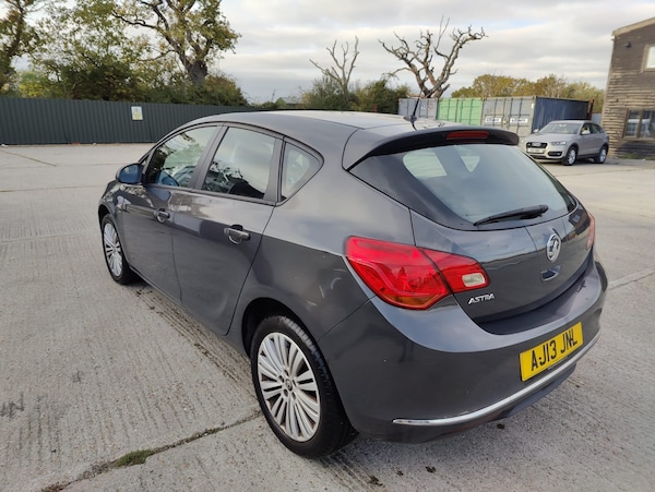 Used Vauxhall Astra 2013 for sale - 76242836: Photo 6