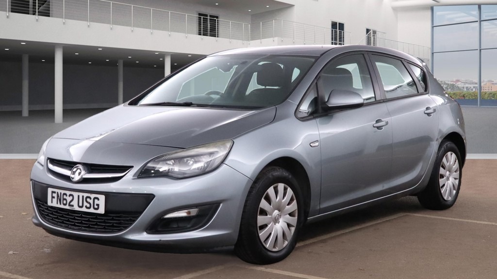 Used Vauxhall Astra 2012 for sale - 76774761: Photo 2