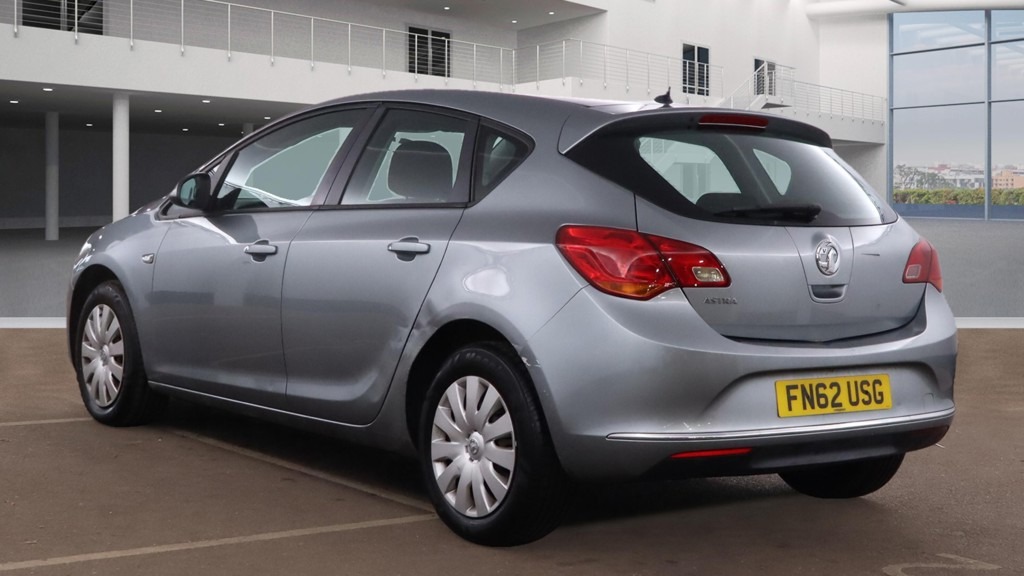 Used Vauxhall Astra 2012 for sale - 76774761: Photo 3