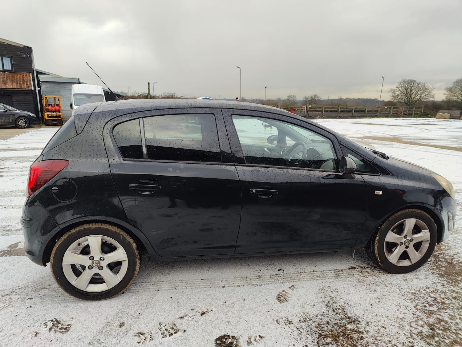 Used Vauxhall Corsa 2012 for sale - 77114421: Photo 3