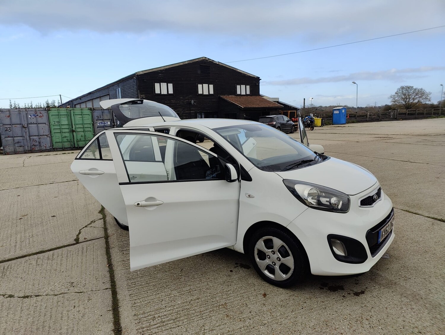 Used Kia Picanto 2012 for sale - 76599987: Photo 32