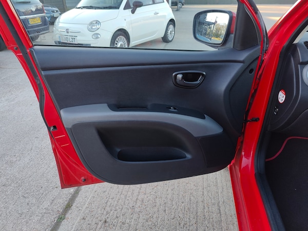 Used Hyundai i10 2010 for sale - 76142499: Photo 13