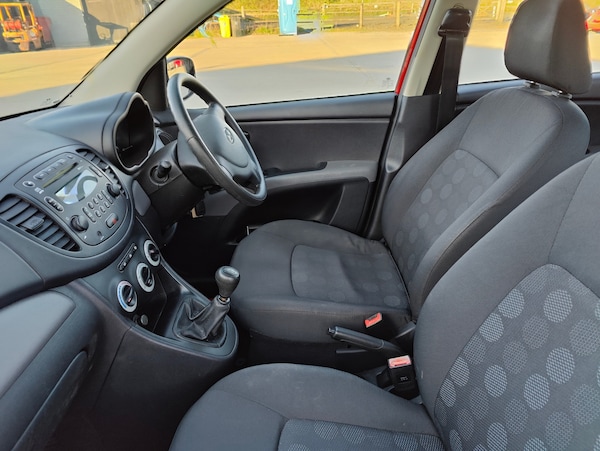 Used Hyundai i10 2010 for sale - 76142499: Photo 16