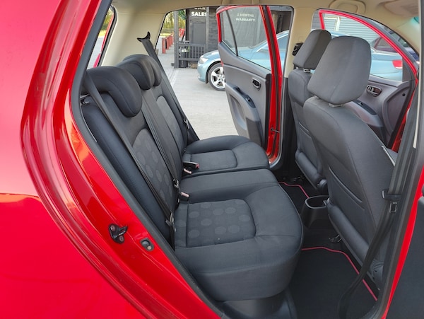 Used Hyundai i10 2010 for sale - 76142499: Photo 25