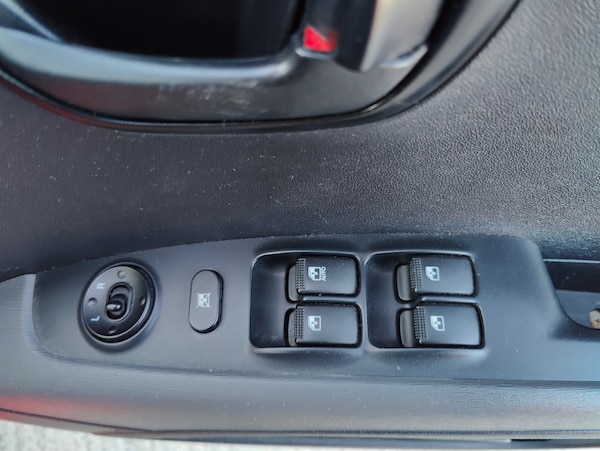 Used Hyundai i10 2010 for sale - 76142499: Photo 31
