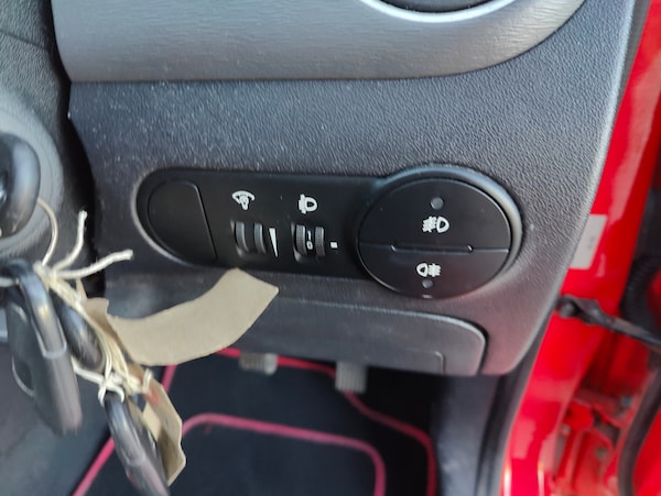 Used Hyundai i10 2010 for sale - 76142499: Photo 32