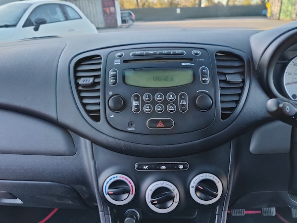Used Hyundai i10 2010 for sale - 76142499: Photo 33