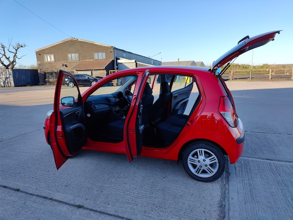 Used Hyundai i10 2010 for sale - 76142499: Photo 40
